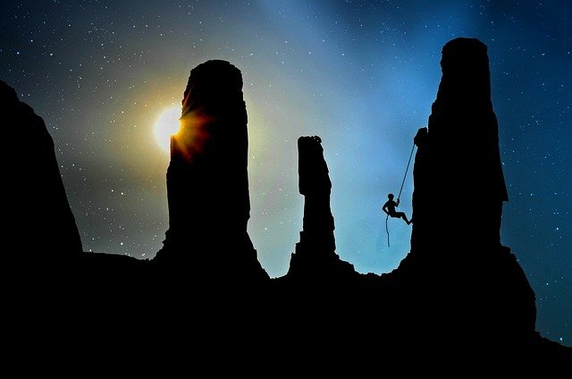 mountaineer, climb, rock climber, mountain climber, silhouettes, landscape, nature, mountaineering, climber, mountain sport, secure, rocks, rock climbing, rope, extreme sports, steep, climbing rope, sport, leisure, abseil, rappelling, descent, adventure, sky, backlighting